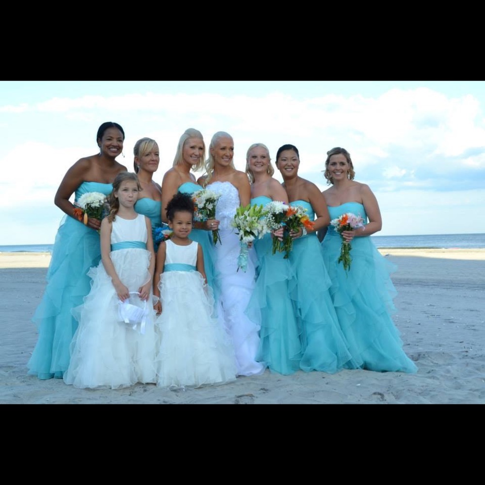 Bridesmaids dresses 5 total. $50 per dress